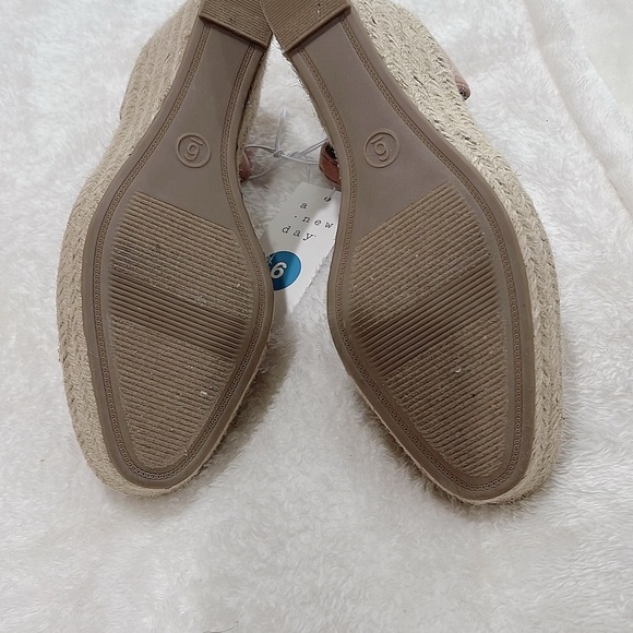 Blush Espadrilles Wedges 6 NWT - Picture 2 of 5